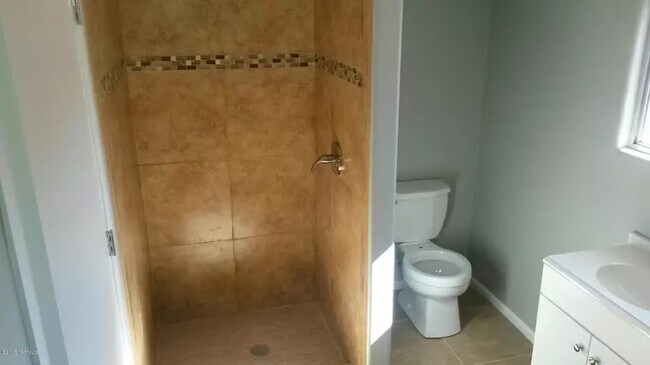 Building Photo - 901 S Eli Dr