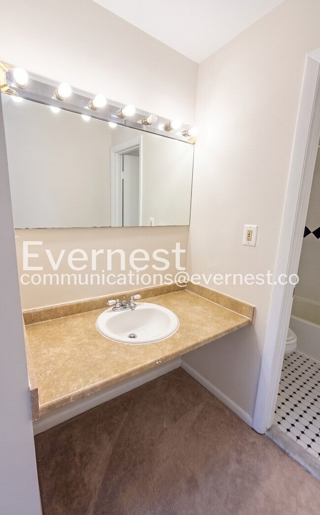 Building Photo - 2325 McClellan Ct