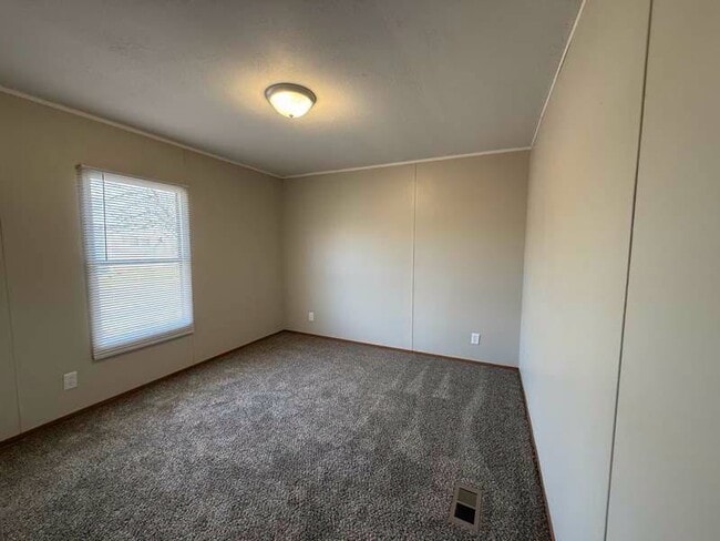 Building Photo - Spacious & Affordable 3BR Home in Belleville - Pet-Friendly, Central AC & Only $900!