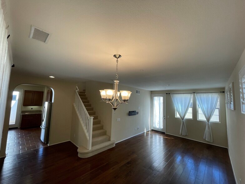 Current look of the living room - 11509 Amalfi Way