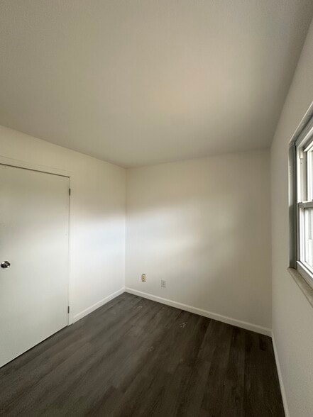 Bedroom 1 - 991 Deerfield Ct