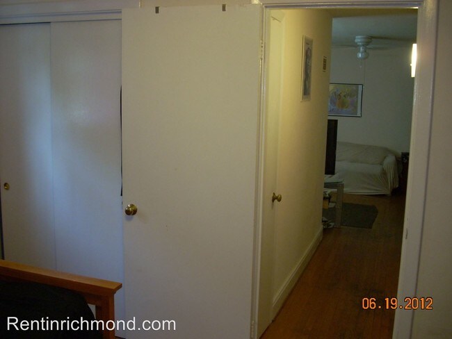 Building Photo - 2513 Stuart Ave