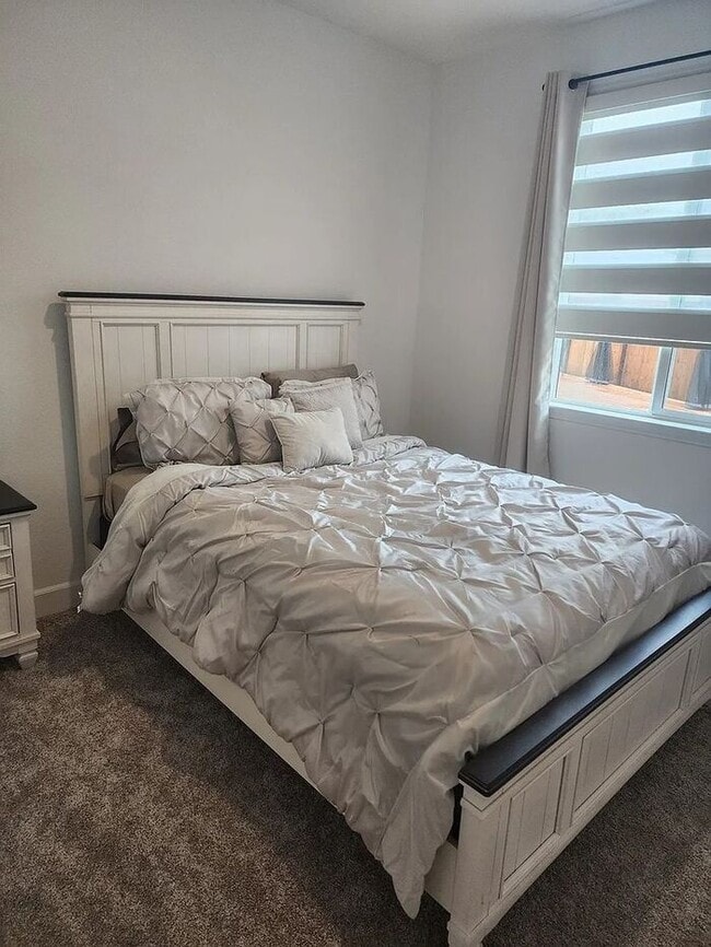 Building Photo - March Move In Special - $300 off First Month's Rent