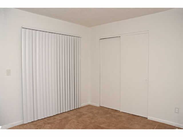 First Bedroom - Laurel Oaks