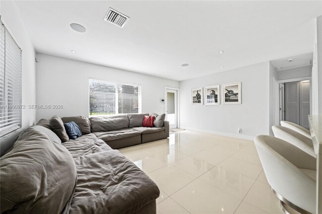 Building Photo - 217 E Acre Dr