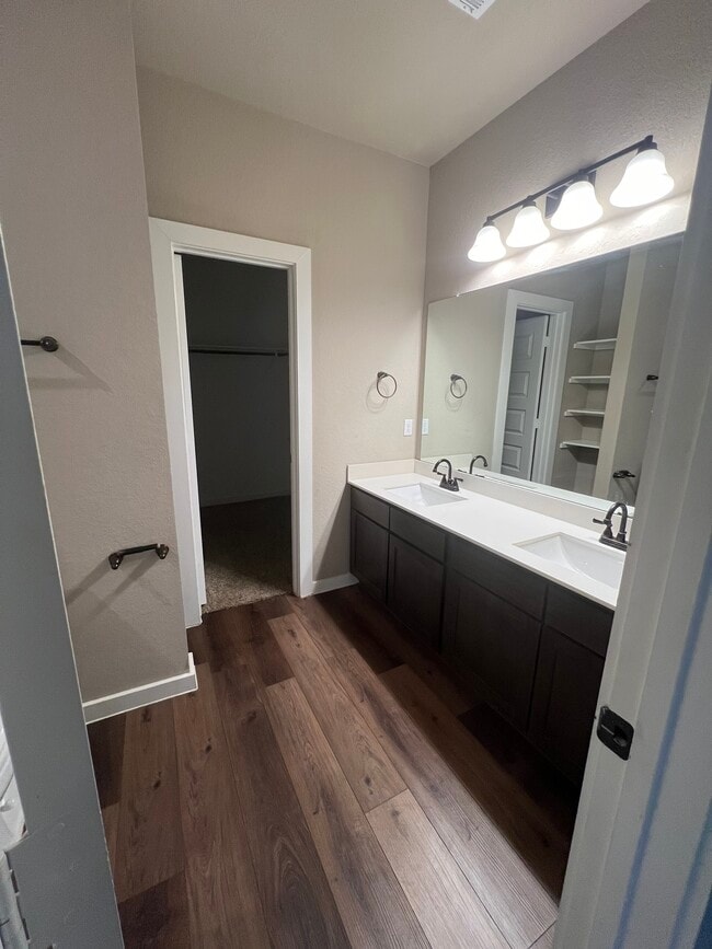 Building Photo - 25136 Pacific Wren Dr