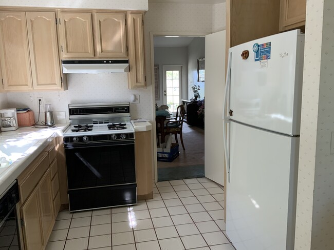 Kitchen - 27113 Sanford Way