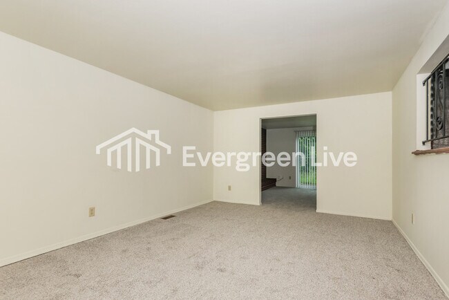 Building Photo - 6291 Leawood Dr