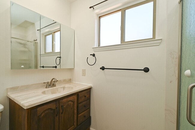 Building Photo - $3790 - 3BR - GORGEOUS REMODELED HOME IN N...
