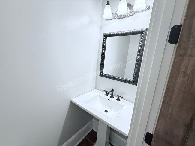 Building Photo - 3BR/3.2BA For Rent