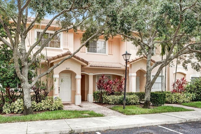 Building Photo - 2613 SW 83rd Terrace