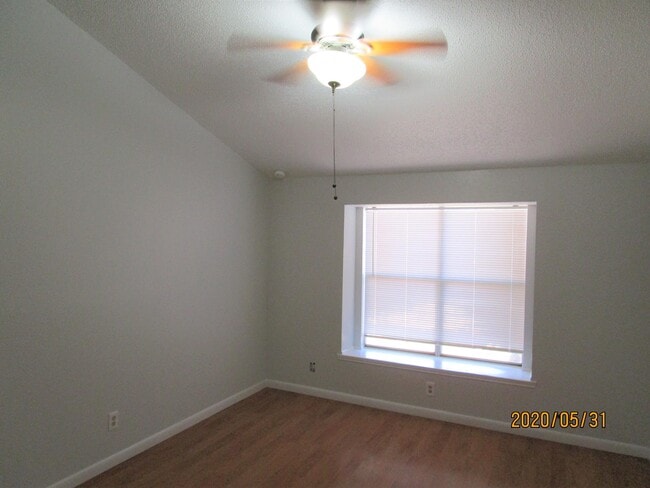 Building Photo - 11382 Lake Erie Dr