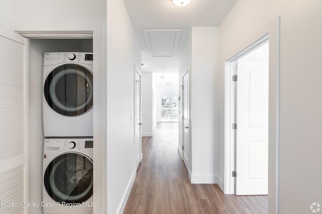 Building Photo - 32 Town Centre Rd