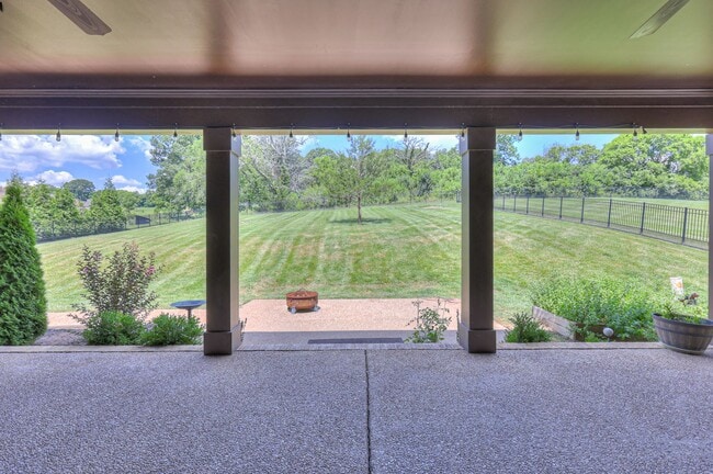 Building Photo - 9141 Holstein Dr