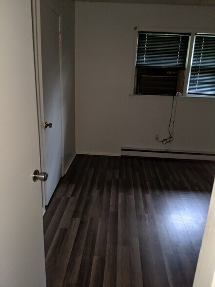 Building Photo - 105 Leona Dr