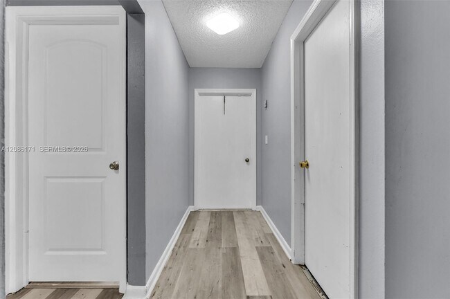 Building Photo - 608 SW 76th Terrace