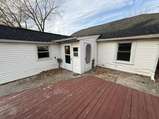 Building Photo - 7553 Orchard Ave