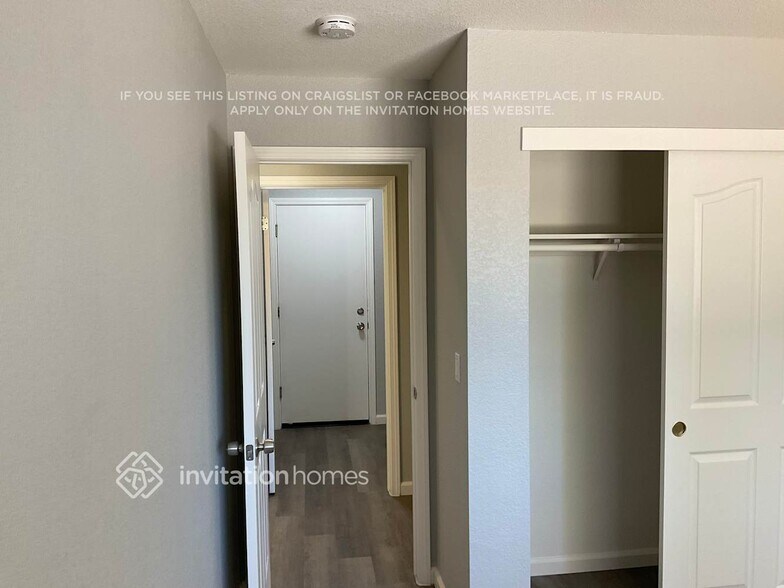 Building Photo - 472 Woodcrest Dr