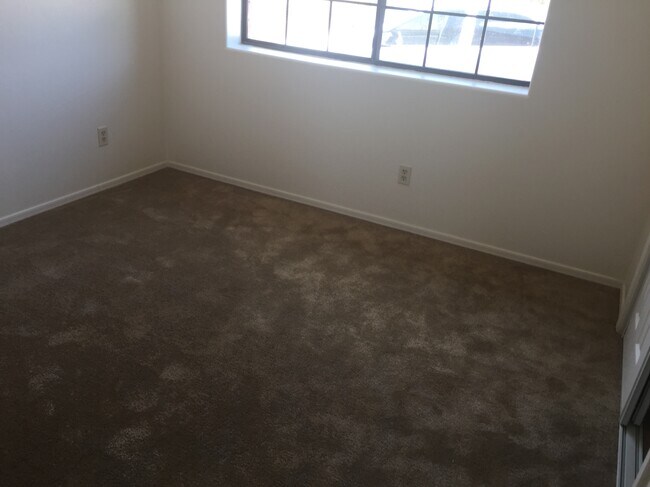 Building Photo - 1141 Calle Carmelita