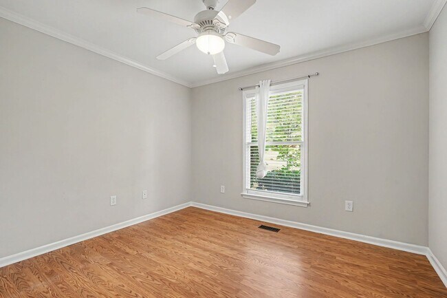 Building Photo - 290 University Cir