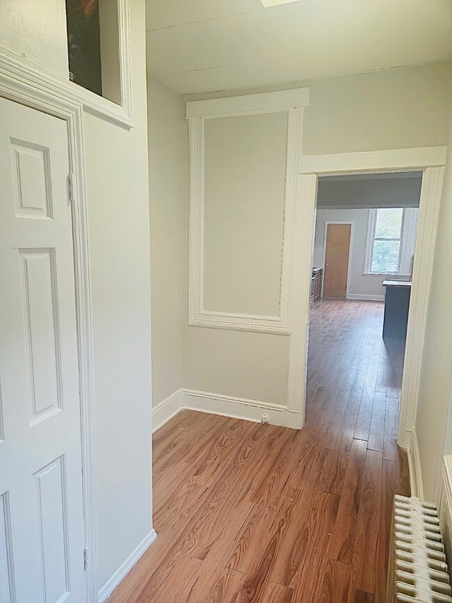 Building Photo - 59-13 68th Ave