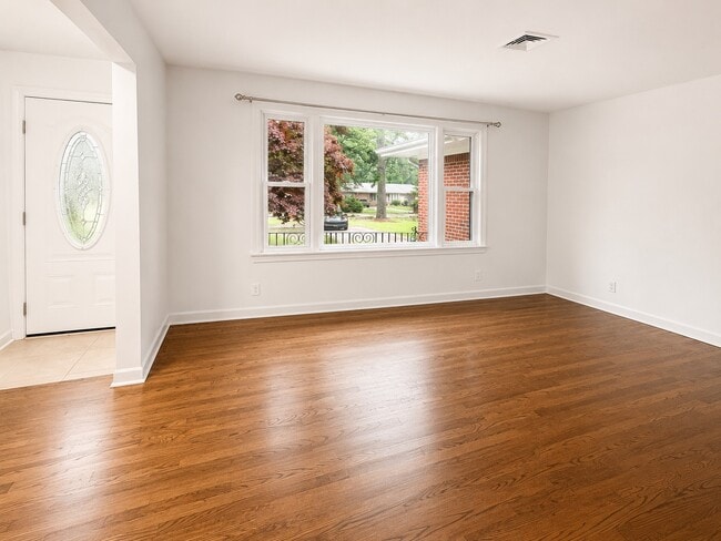 Building Photo - 553 Fernwood Farms Rd