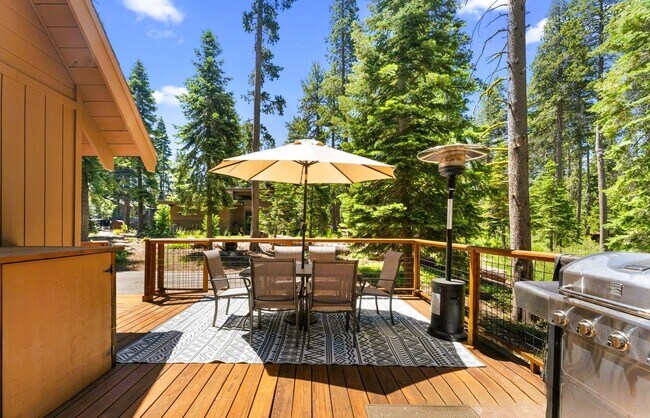 Building Photo - SKI LEASE: Hot Tub, Pet Friendly, Wood Stove