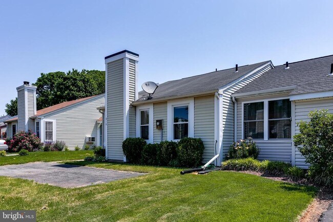 Building Photo - 816 Chadwick Cir