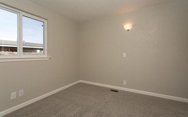 Building Photo - 1107 Glen Dale Ct