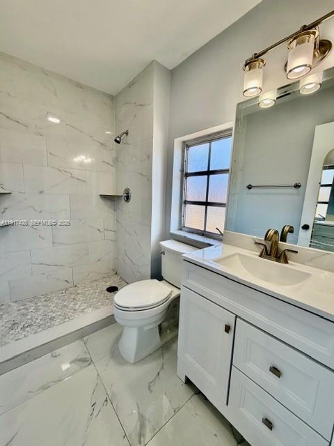 Building Photo - 3064 Riverside Dr