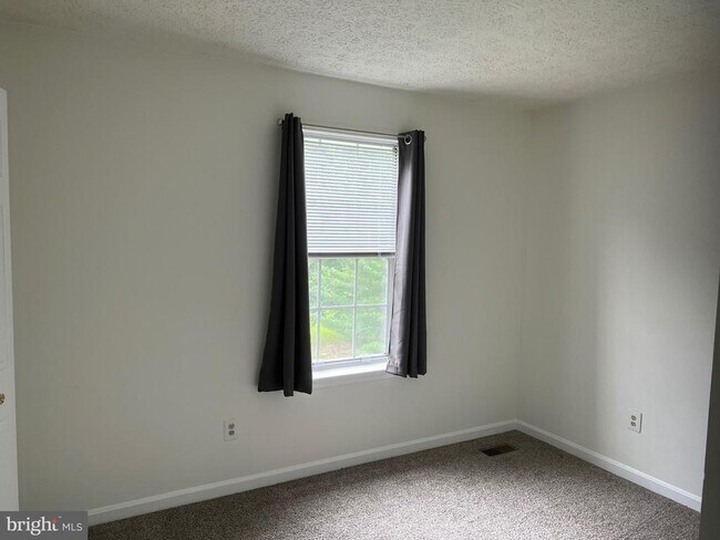 Building Photo - 1520 Murray Pl