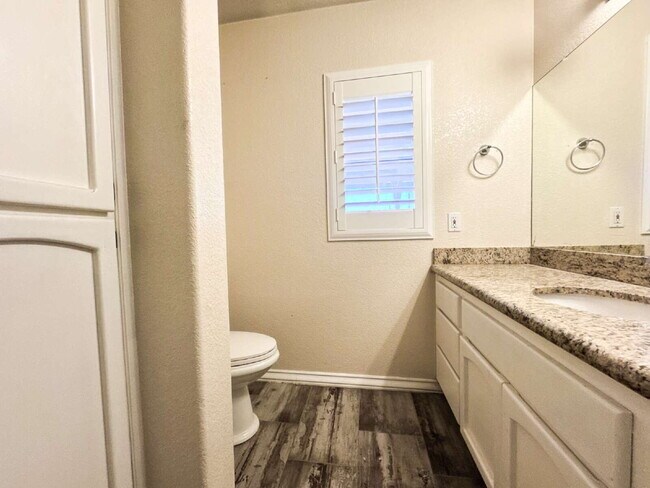 Building Photo - “Spacious 4-Bedroom, 2-Bathroom Home with Pool in Tamarack”