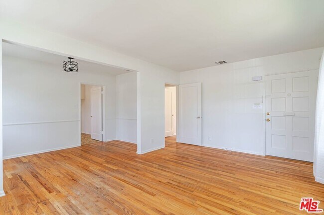 Building Photo - 4950 Newcastle Ave