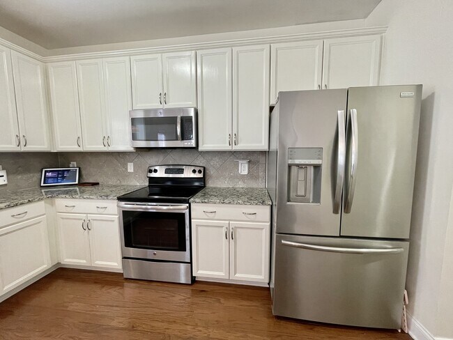 Building Photo - 126 Watchmen Ln