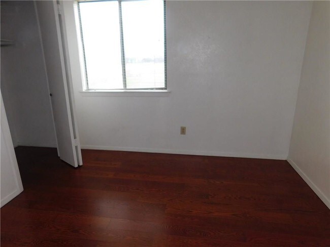 Building Photo - 3939 N Garland Ave