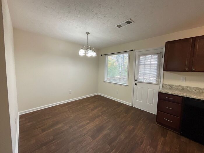 Building Photo - 2655 Parkside Way SW