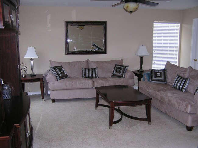 Building Photo - 420 Holly Fern Terrace