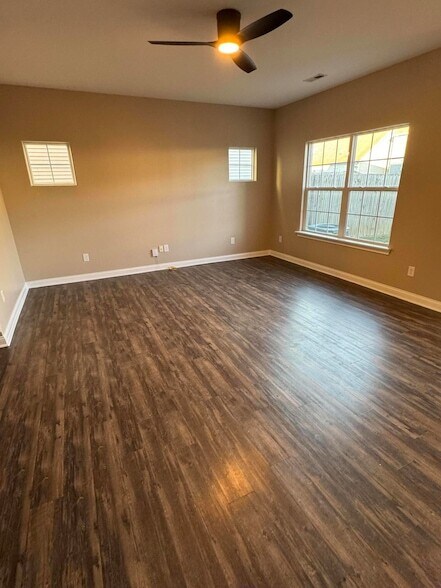 Building Photo - 224 Old Woolen Mill Ln