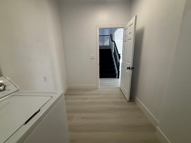 Building Photo - Spacious 4Br/3Ba Home in Galena Pointe – in North Las Vegas