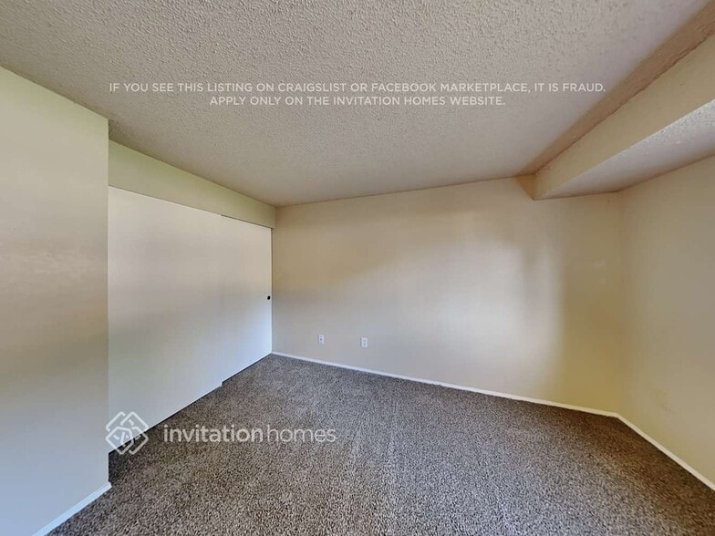 Building Photo - 605 187th St E