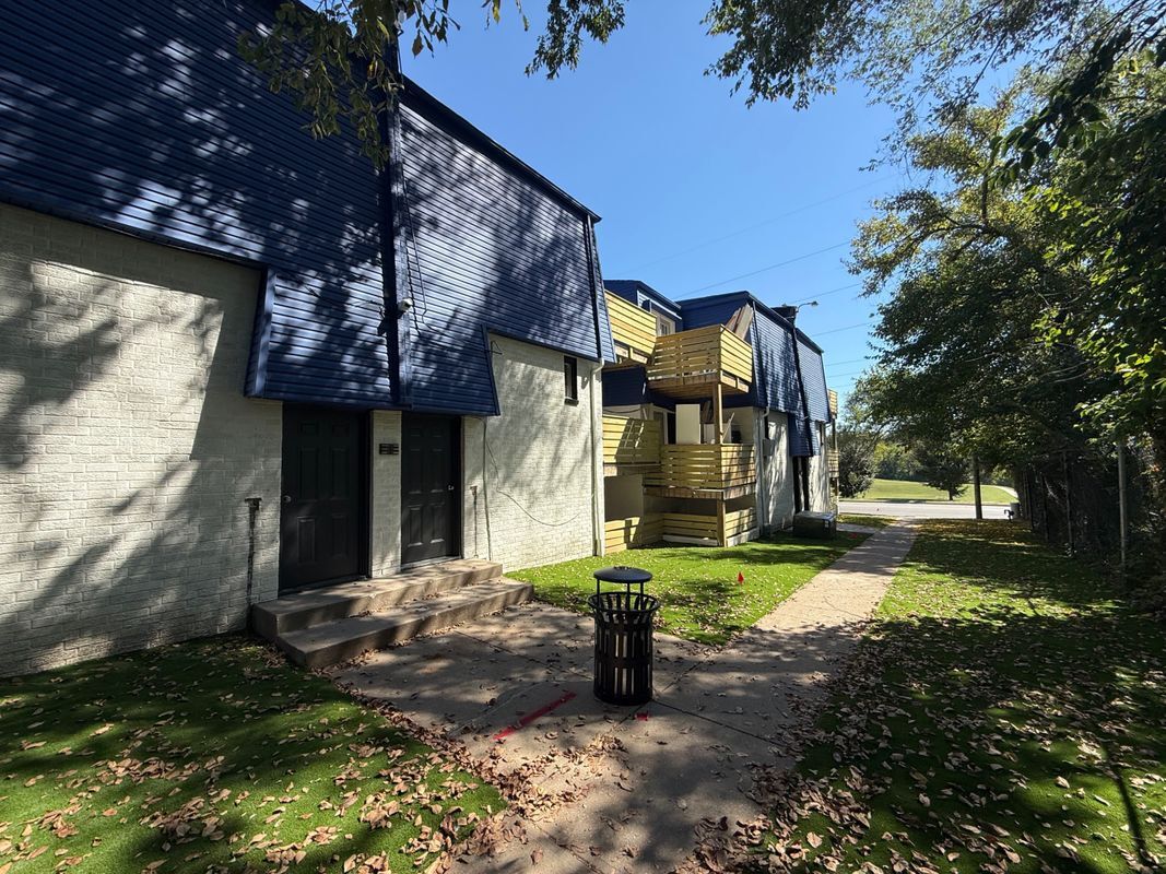Building Photo - 8136 Troost Ave