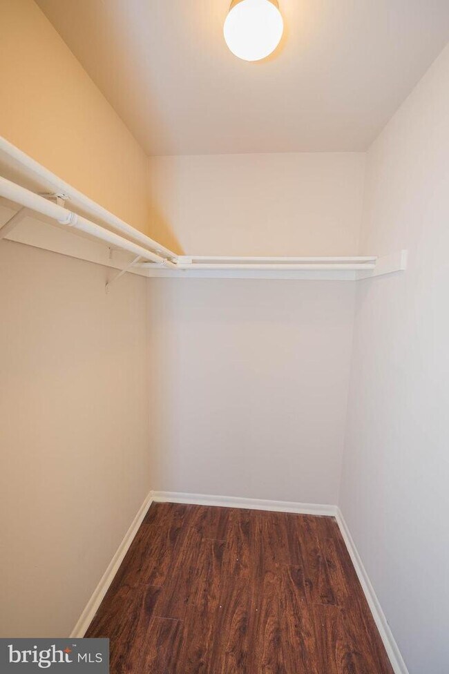 Building Photo - 800 College Ln