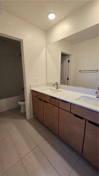 Building Photo - 762 Elstree Ct