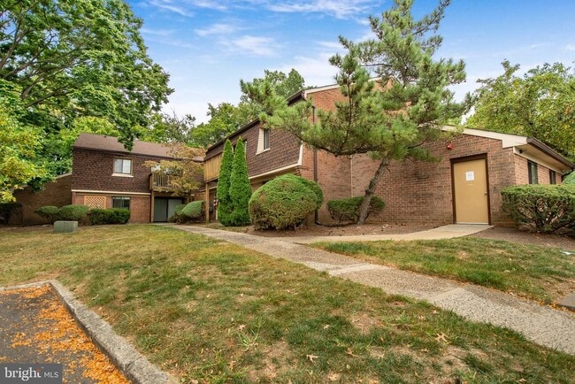 Building Photo - 606 Meadow Woods Ln