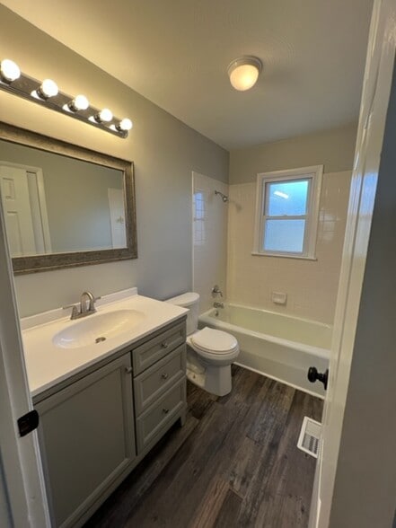 Full Bathroom - 163 Duke Rd