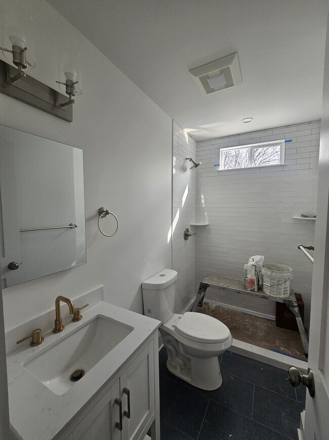 Building Photo - Fairfield Ave