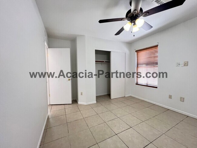Building Photo - 2BD 2BA in Tres Pueblos w/ Garage & Washer...