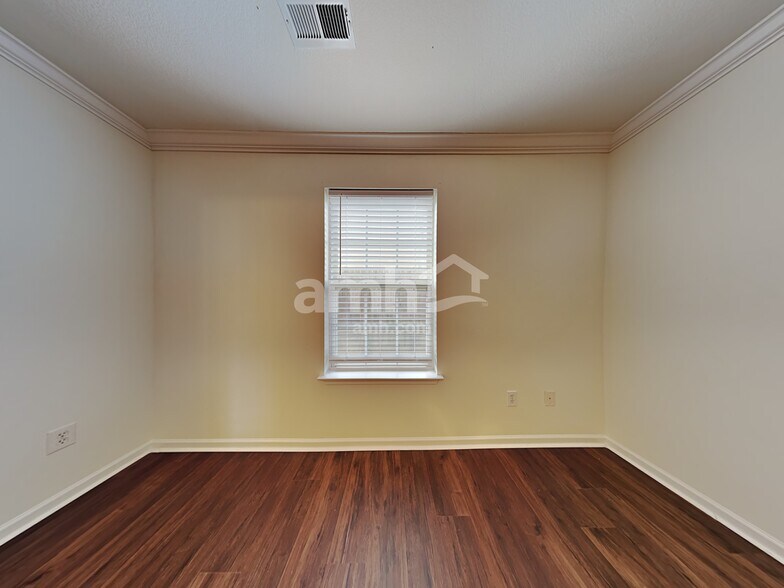 Building Photo - 101 Kingscreek Dr