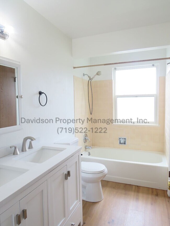 Building Photo - Charming 3-bedroom House in Secuirty-Widef...