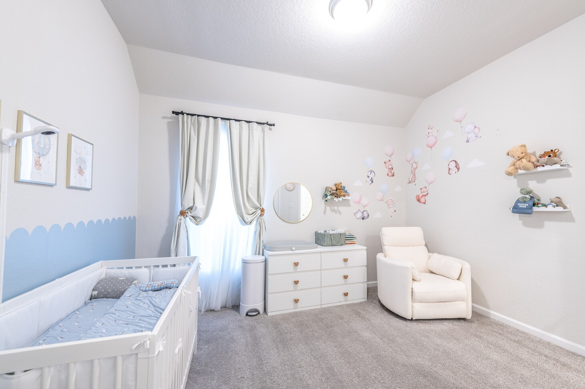 Building Photo - 14336 Apache Wls